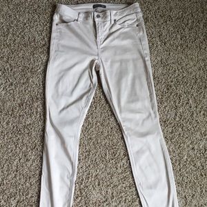 Cream Level 99 Cream colored skinny jeans, size 29